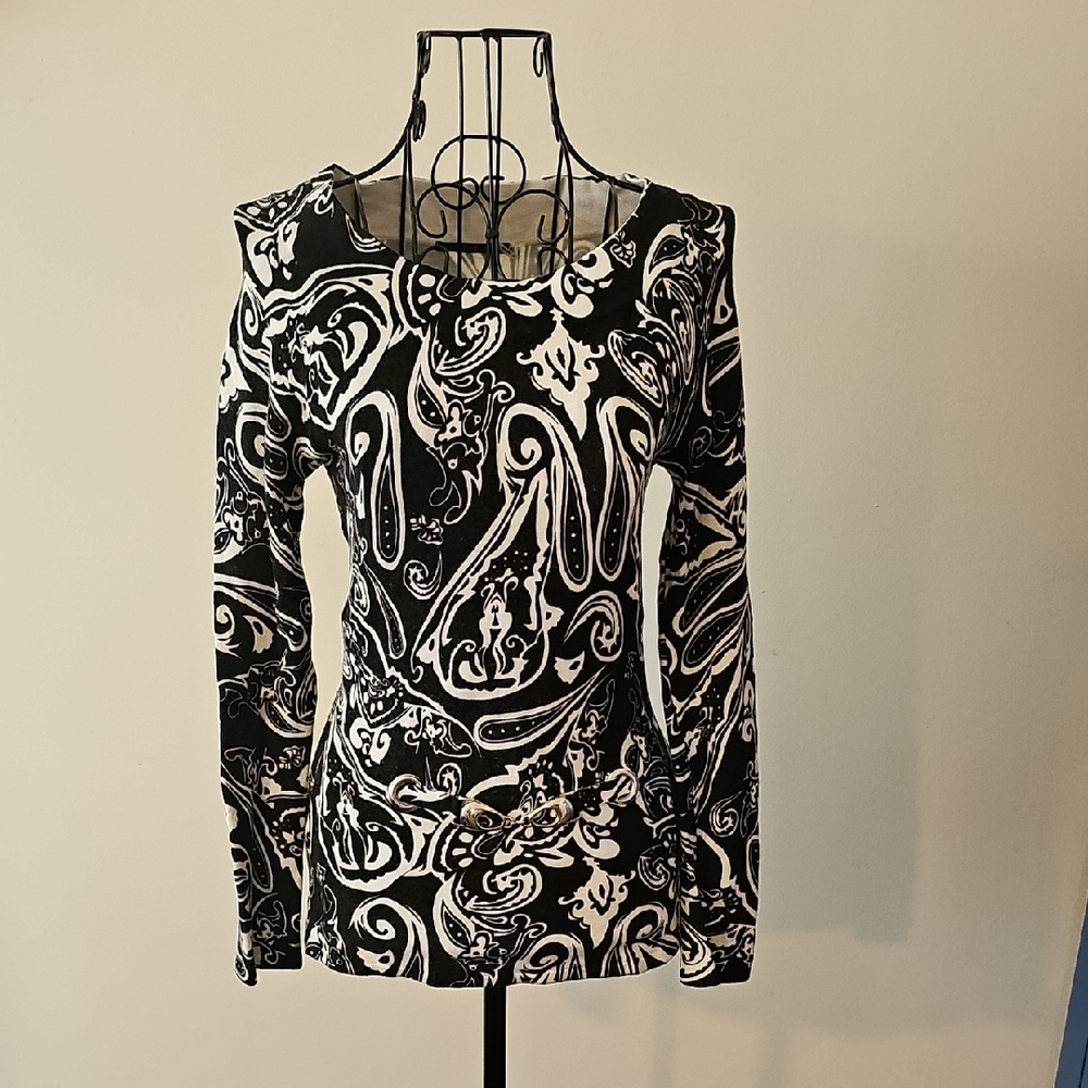Cyrus Black/white Abstract Print  Long Sleeve Sweater